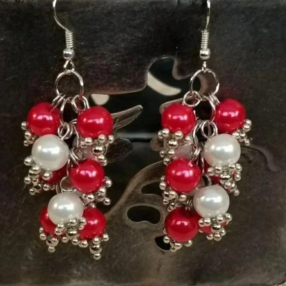 Fancy Glass Grape Bunch Earrings Red White Silver - Picture 1 of 4